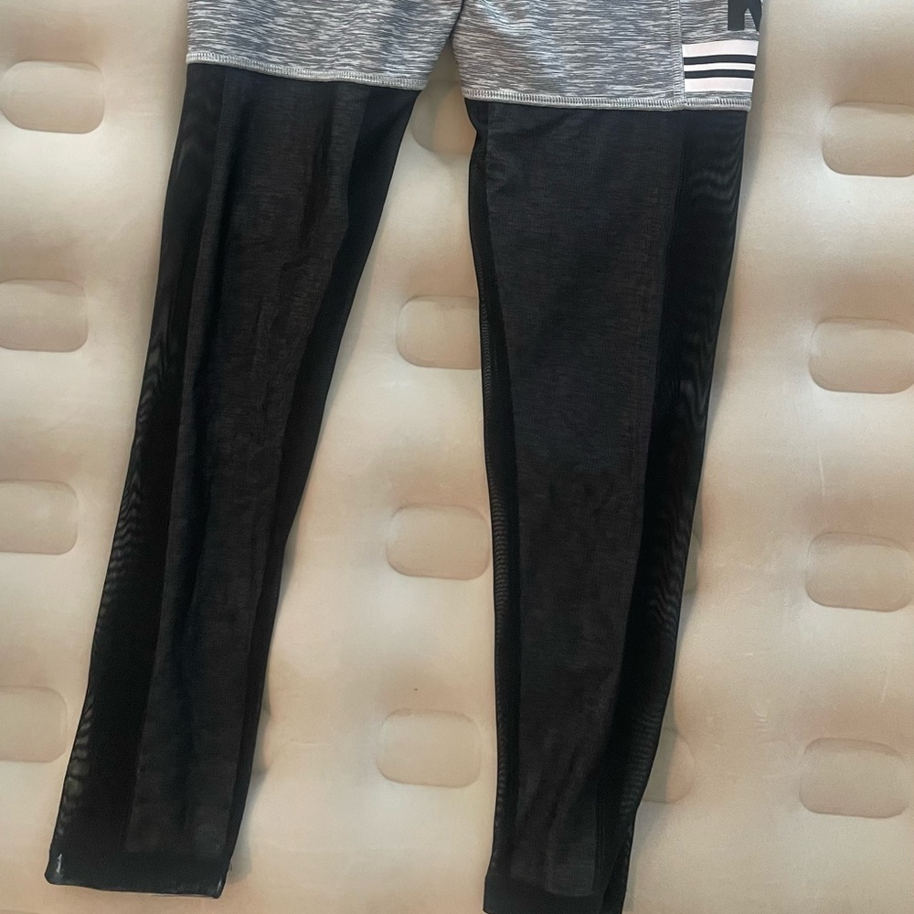 Used - Picture 2 of 3